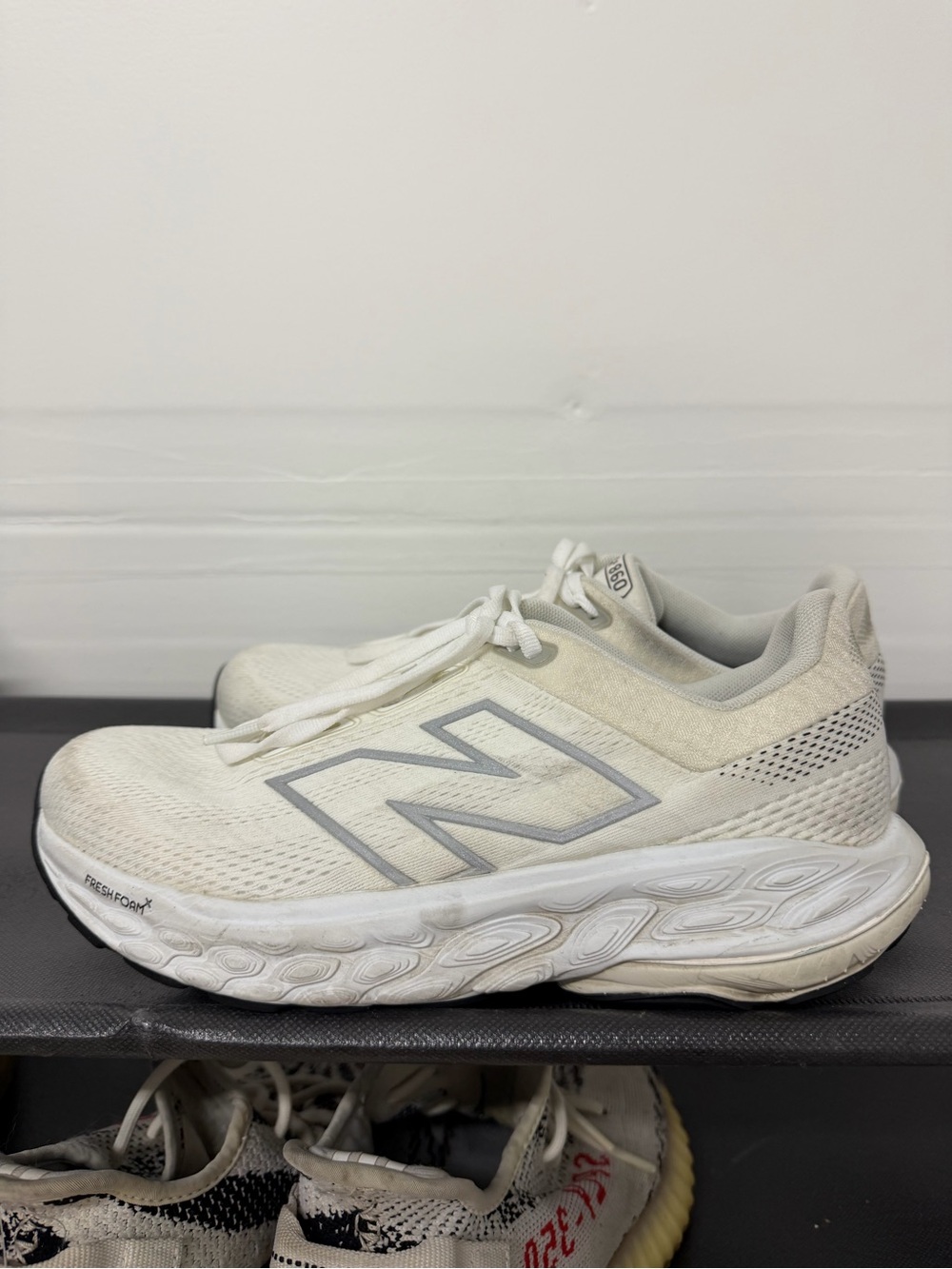 New Balance Fresh Foam 860 Women's Running Sneakers - size 9 extra wide